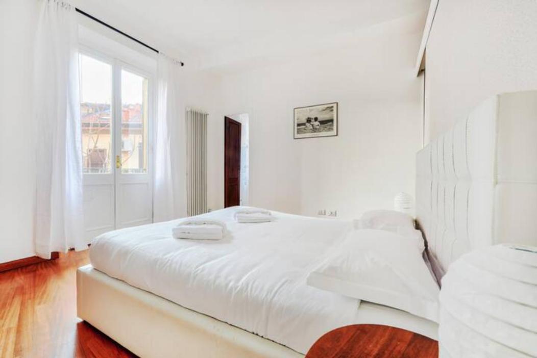 Pagano & Cenacolo Bright Apartment ميلان المظهر الخارجي الصورة