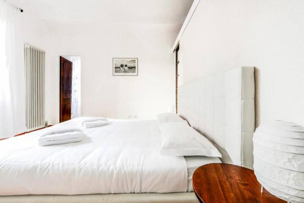 Pagano & Cenacolo Bright Apartment ميلان المظهر الخارجي الصورة